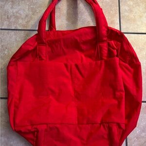 BAGGU Cloud Carry On Larger size red candy apple